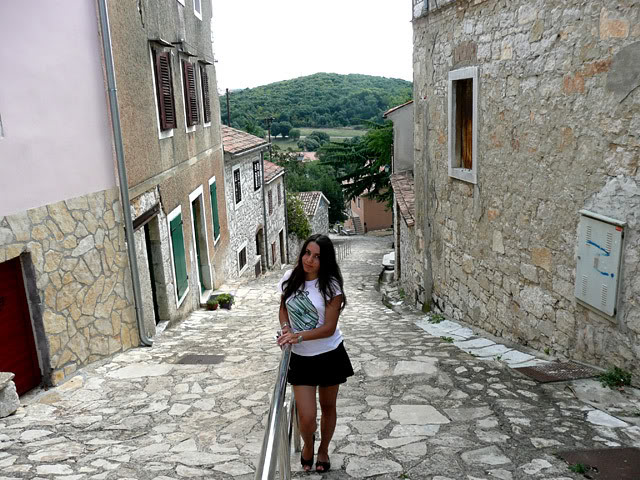 street_lola